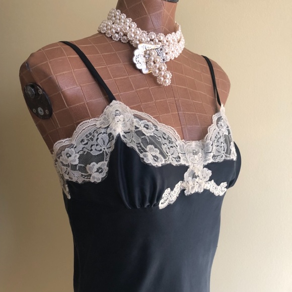 Vintage Pearl Buckled Belt - Picture 3 of 9